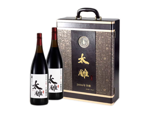深圳回收太雕黄酒咸亨酒店太雕黄酒2006年冬酿1.8KG*2礼盒装绍兴黄酒行情价格