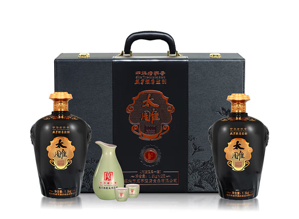 深圳咸亨酒店太雕黄酒回收太雕2007原酿礼盒1.5kg*2糯米酒半甜绍兴黄酒行情价格